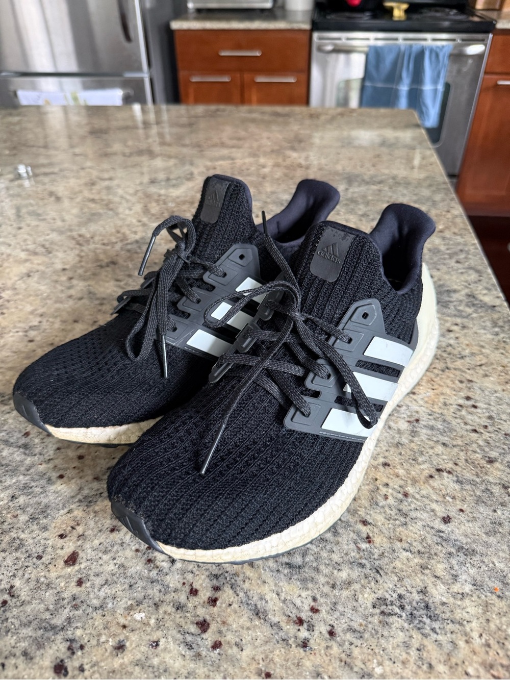 adidas Ultraboost Men's 10.5 Black/White